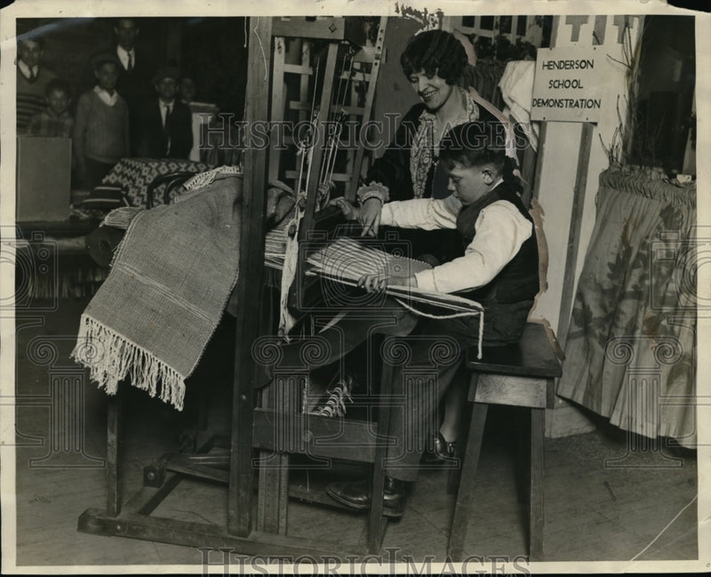 Load image into Gallery viewer, 1927 Press Photo Rudolph Schuh of Chicago Weaving &amp; Hulda Worst Teacher

