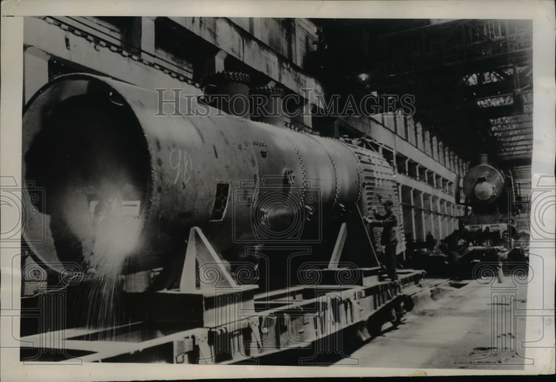 Load image into Gallery viewer, 1948 Press Photo Train assembly shop at Ulanude in Russia

