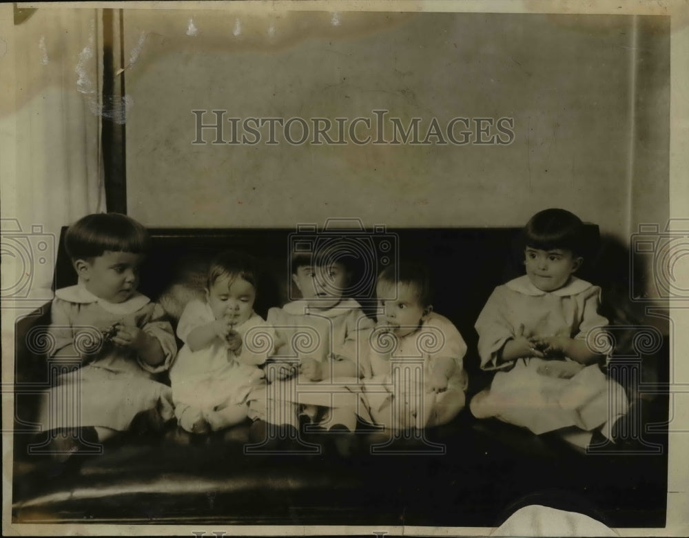 1924 Press Photo George, Annie, Mary Hudak triplets, Edna, Emma twins in Ohio