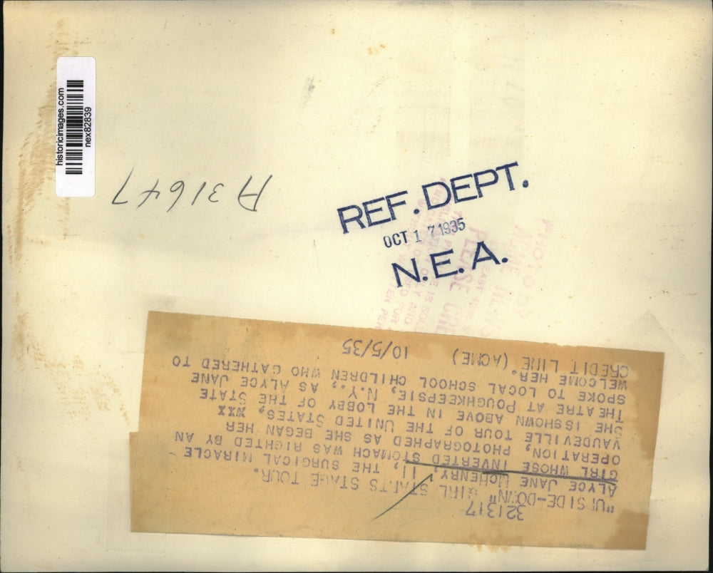 1935 Press Photo Alyce Jane McHenry age 11 saved by operation on stomach