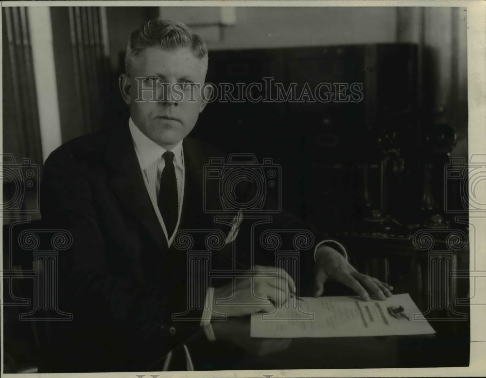 Press Photo Major OW Clark adjusted compensation service of VA in DC