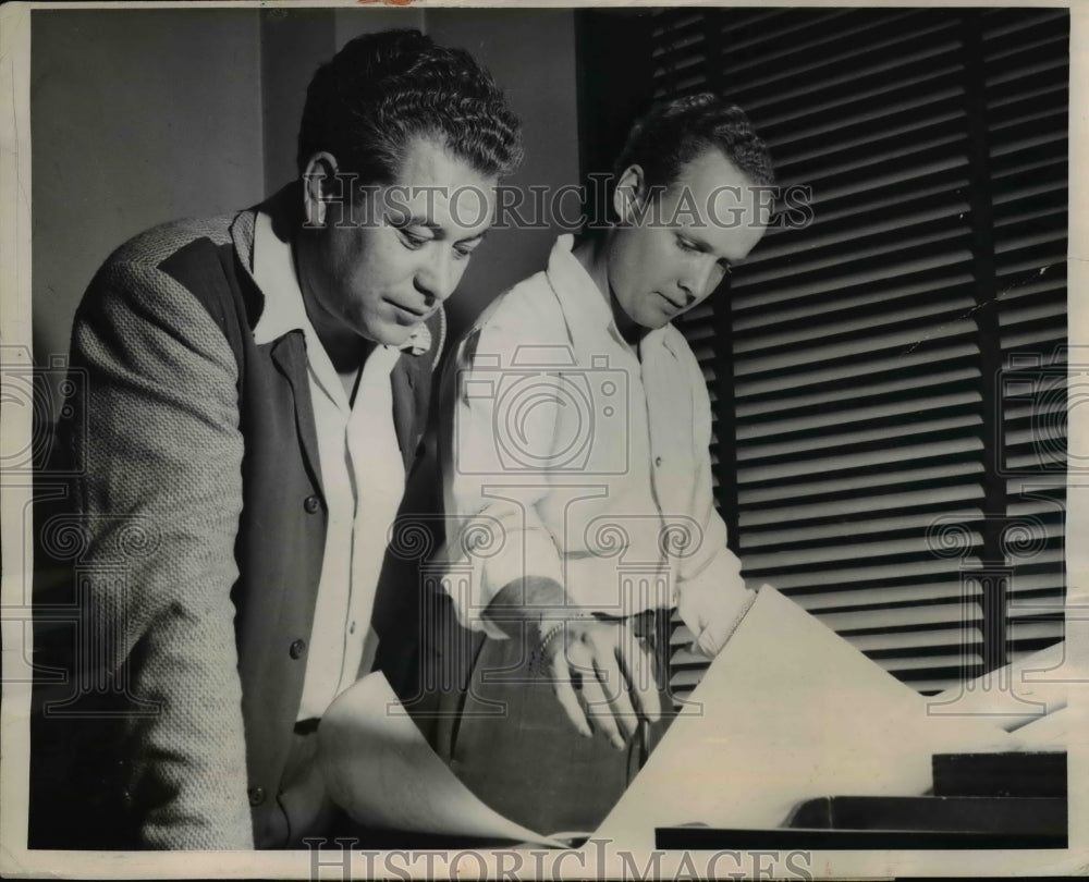 1947 Press Photo Clifford Evans Jr & George Truman to fly round the world
