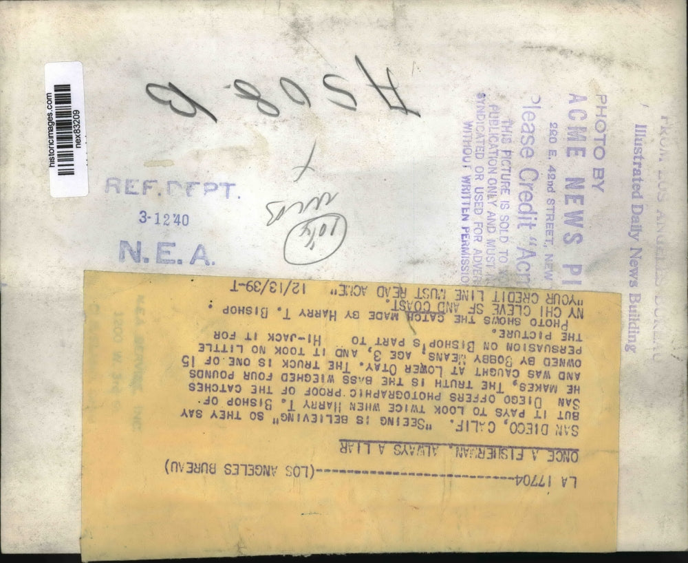 1939 Press Photo San Diego Calif A 4 pound bass caught by Harry Bishop in a toy