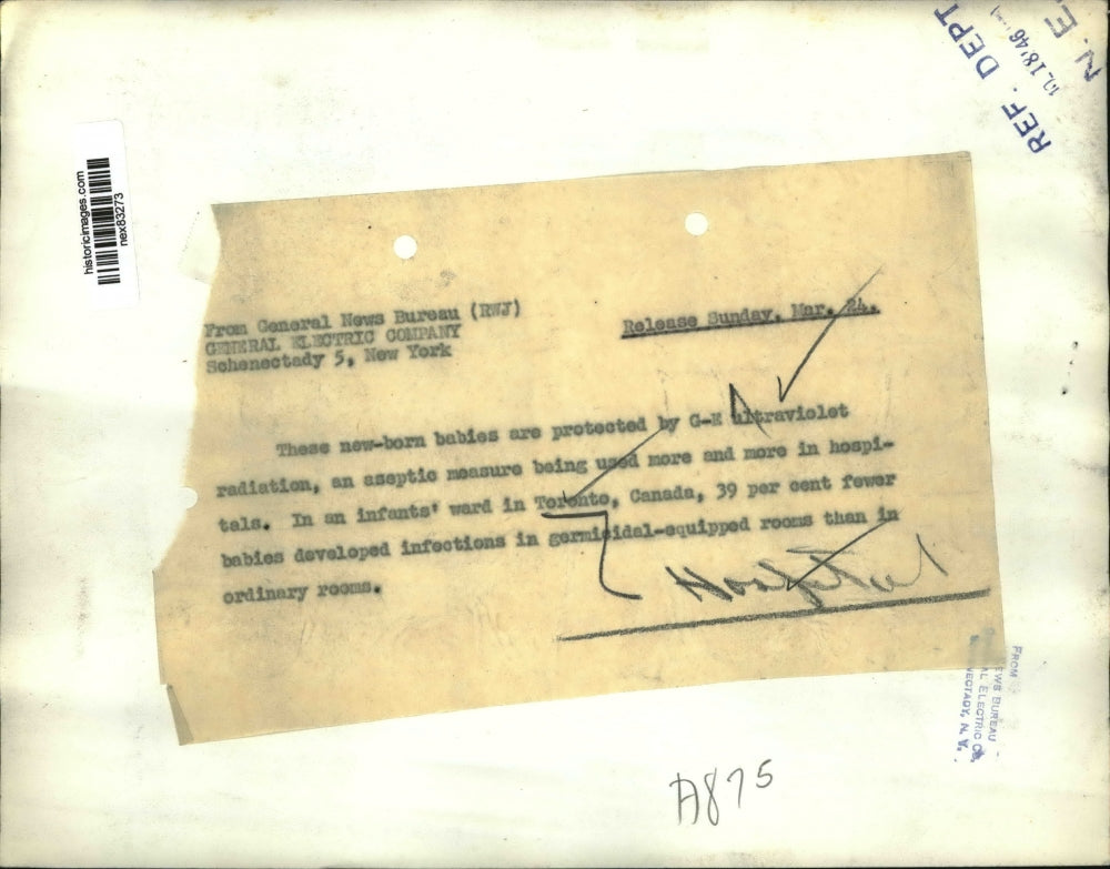 1948 Press Photo GE ultraviolet light for newborns at Toronto Canada hospital