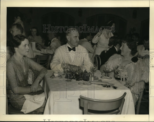 1938 Press Photo Nassau Bahamas Eleanor Hackett,Mr & Mrs Sturat Duncan