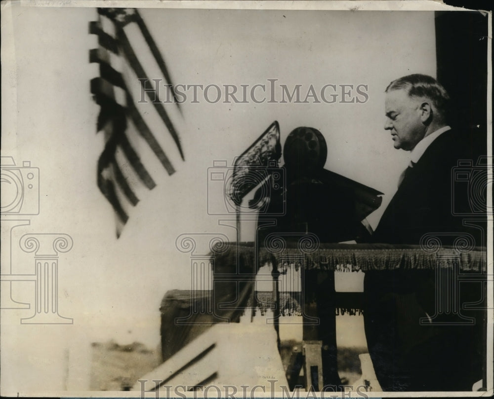 1928 Press Photo Former Commerce Secy Herbert Hoover at Palo Alto Calif