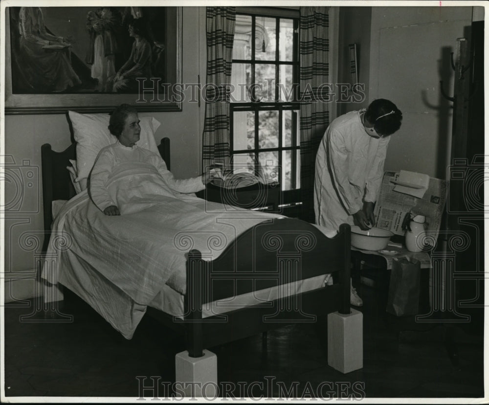 1941 Press Photo Home nursing class & methods to prevent contagion - nex84051