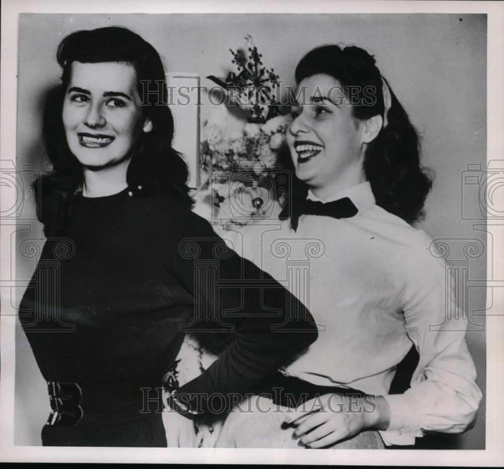 1952 Press Photo Wash DC Vera Ann Nott, Mariabella Young of model Shy agency