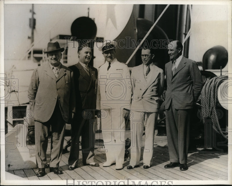 Load image into Gallery viewer, 1932 Press Photo Ship Amandora Star in Miami Fla, Viscount Burnham

