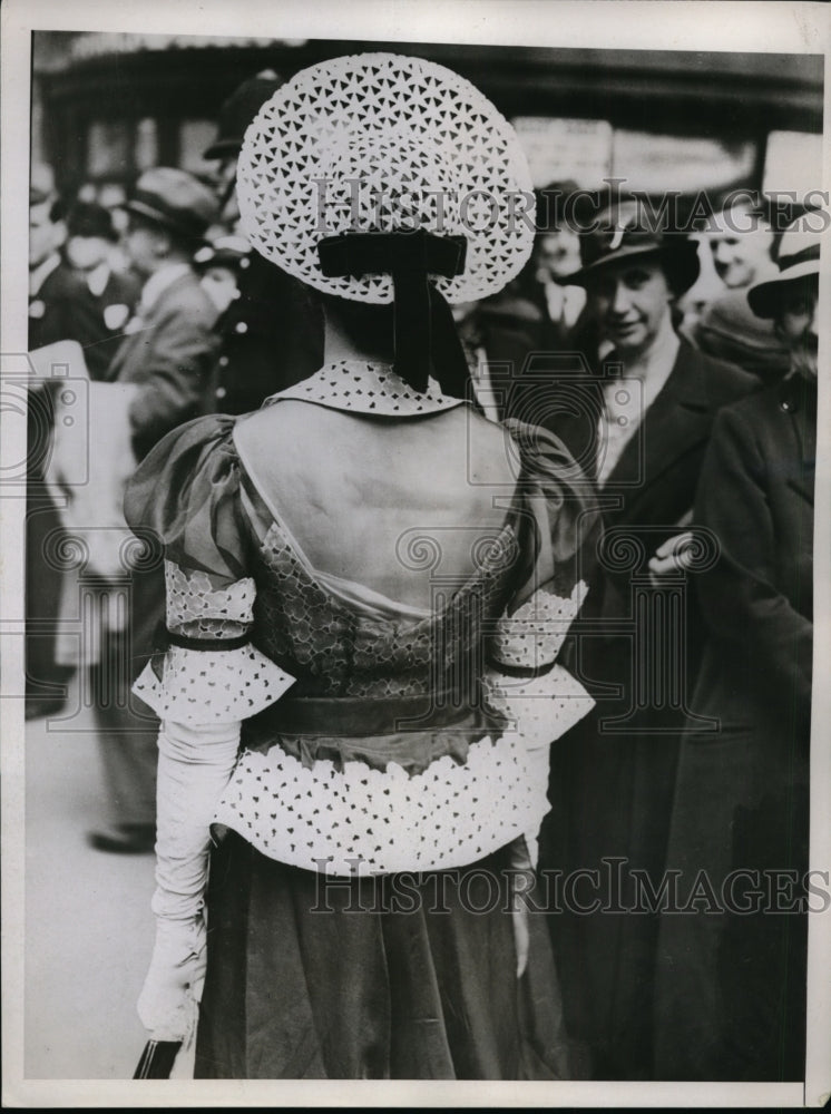 1937 Press Photo Low backed gown in chiffon & long gloves for the arms