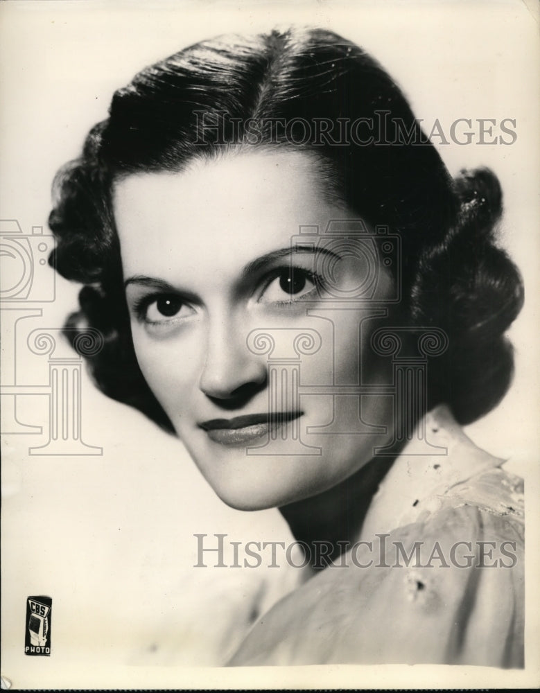 1943 Press Photo CBS Gay Nineties Revue soprano Jenny Lynn
