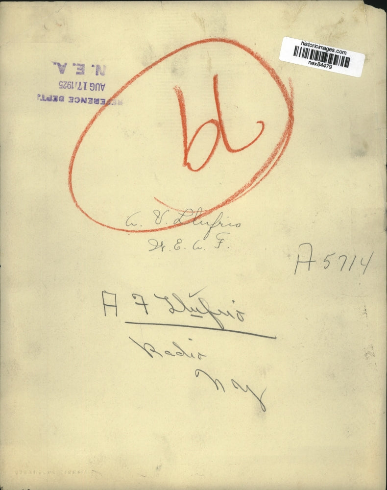 1925 Press Photo AF Llufino on radio in NYC