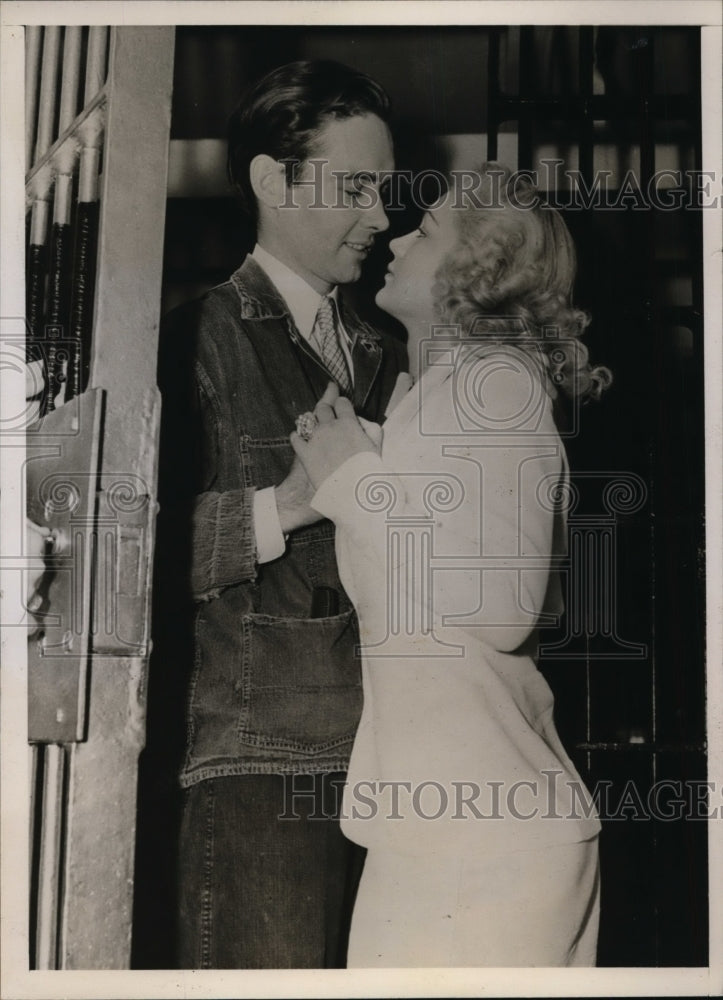 Load image into Gallery viewer, 1938 Press Photo La Calif Marvin Le Marcho &amp; fiancee Marie Paskal dancer
