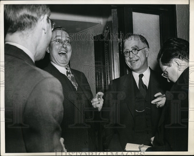 Load image into Gallery viewer, 1946 Press Photo DC John Steelman asst to President, Labor Sec L Schwellenbach
