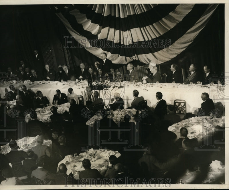 Load image into Gallery viewer, 1929 Press Photo Pres Herbert Hoover at AP lunch at Waldorf Astoria NYC
