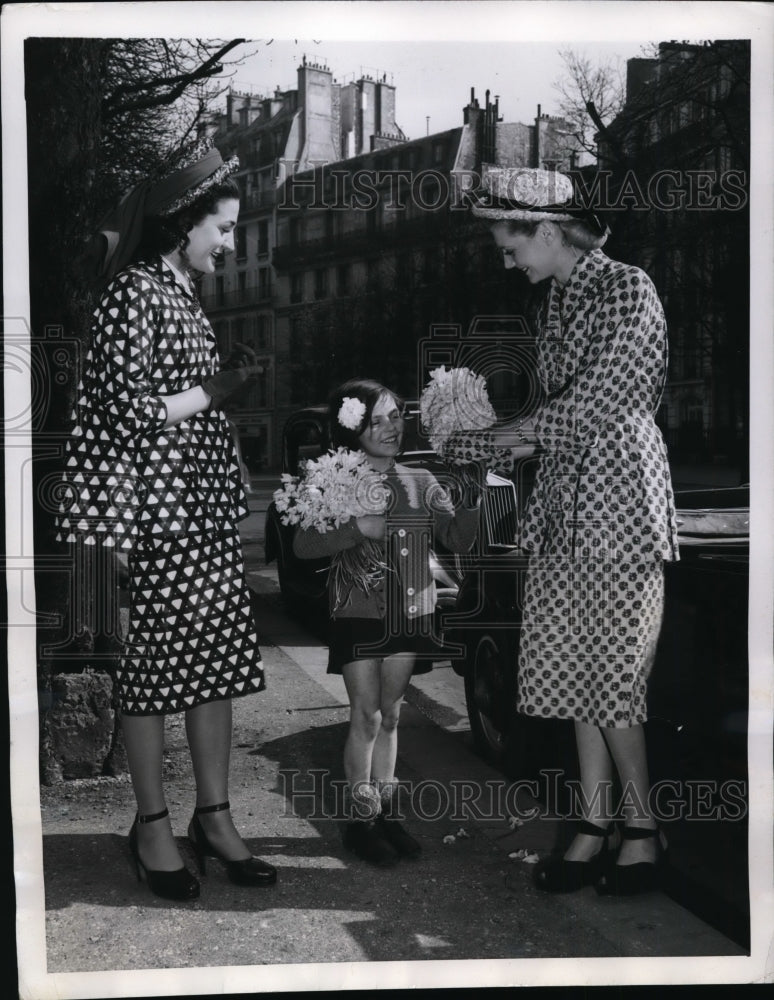 1946 Press Photo Jacques Heim models in matching checkered prints