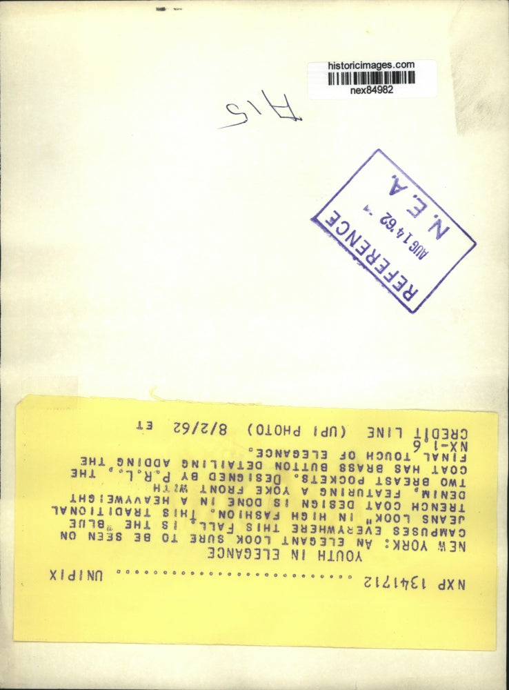 1962 Press Photo NYC Blue jeans look trench coat design by PRL - nex84982