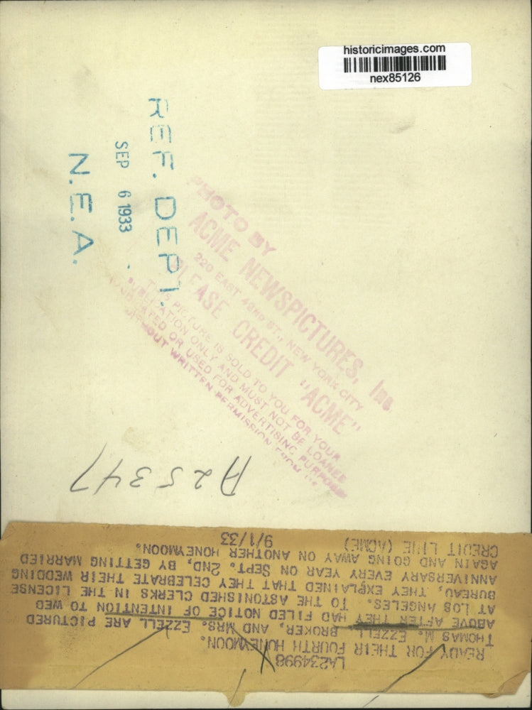 1933 Press Photo Thomas M Ezzel broker & wife getting re wed in La Calif