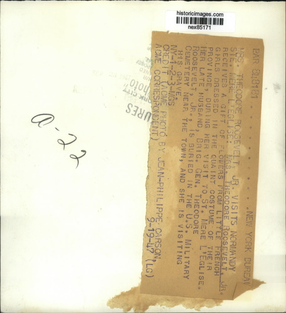 1947 Press Photo St MereL'Eglise Mrs Theo Roosevelt & French girls