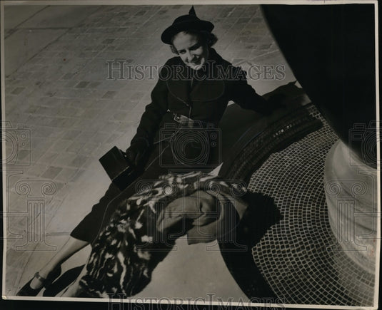 1936 Press Photo NYC Fall fashion show Tappe football game fashions - nex85413