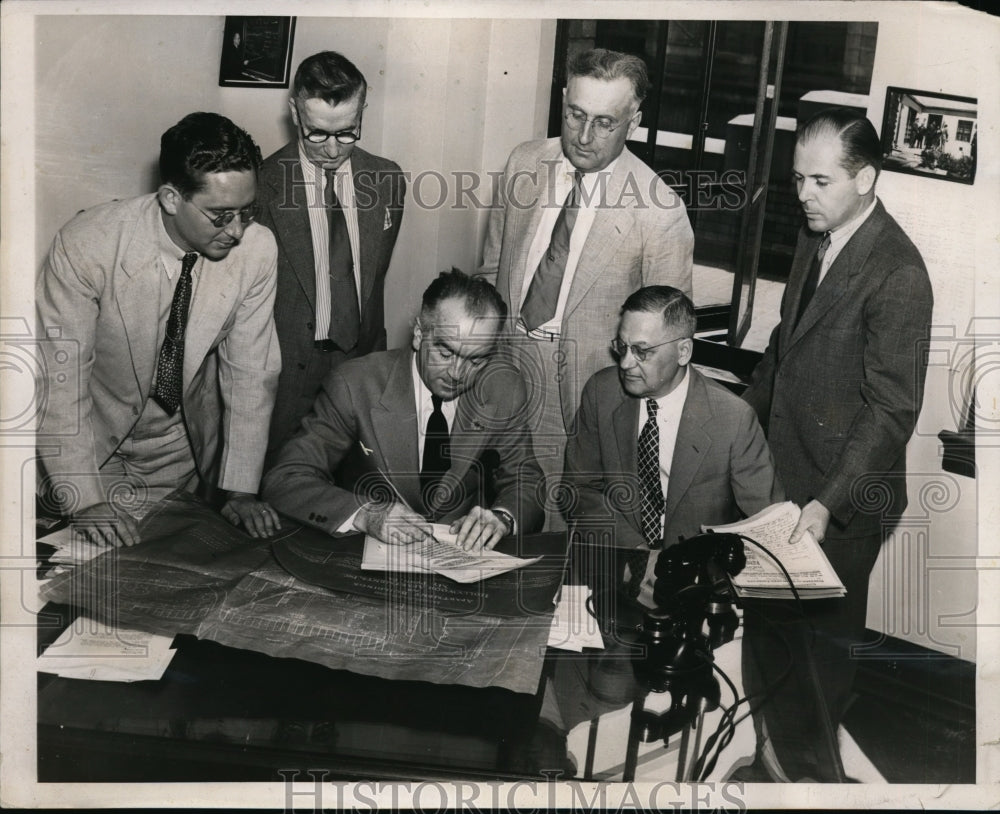 1938 Press Photo Reading Pa FHA loan signed H Pressman, LA Kirk