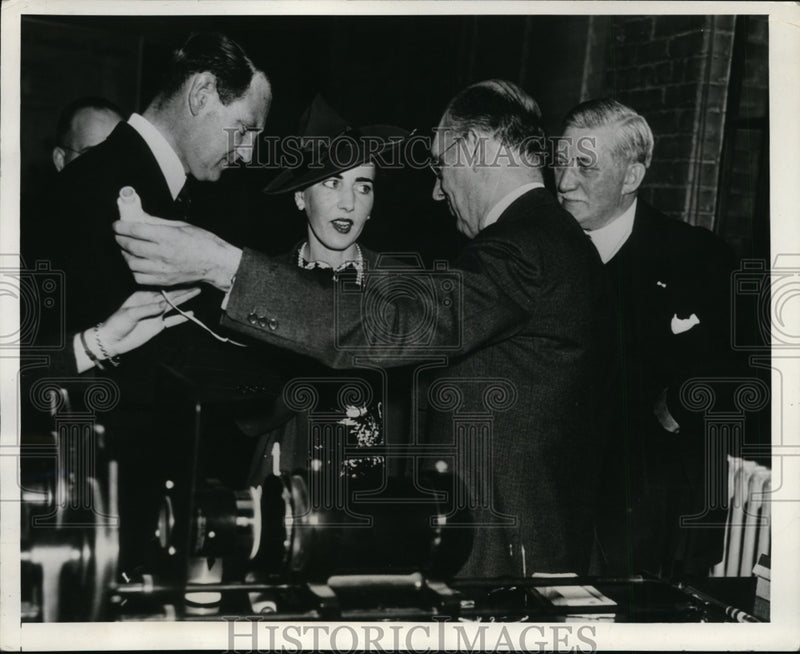 Load image into Gallery viewer, 1939 Press Photo Detroit MichPrince Frederick, Princess Ingrid of Denmark GM pla

