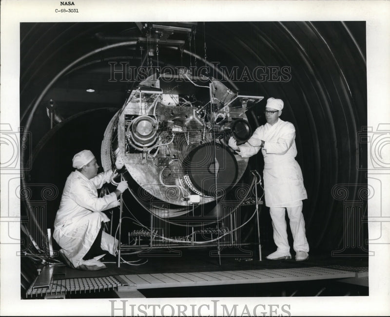 Load image into Gallery viewer, 1970 Press Photo Cleveland Ohio SERT II spacecraft test in vacuum chamber

