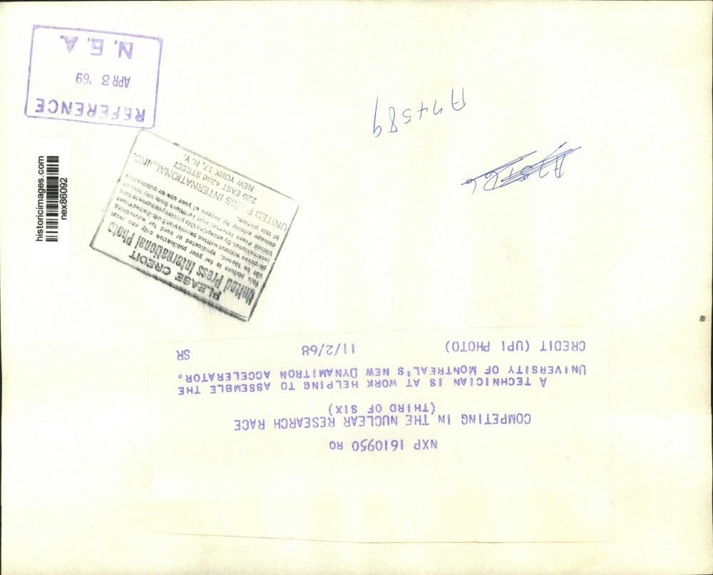 1968 Press Photo A tech at University of Montreal Nuclear research labs