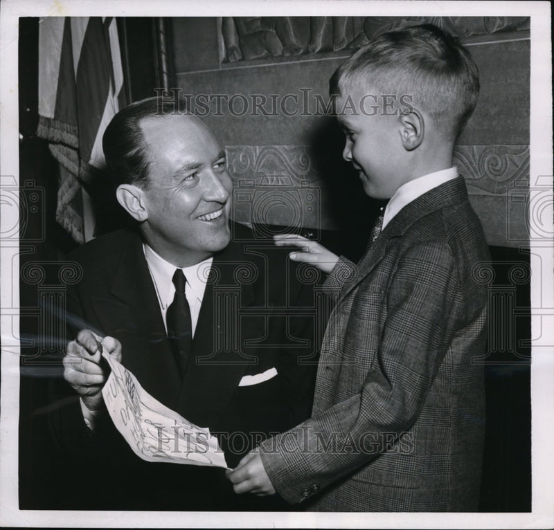Load image into Gallery viewer, 1953 Press Photo Wash DC Atty General William Rogers, son Douglas
