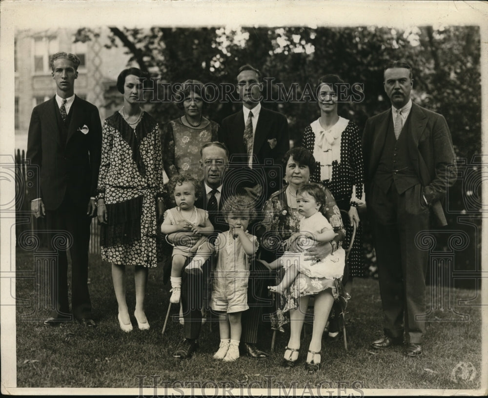1932 Press Photo Governor of New York & Mrs Alfred Smith with Entire Family