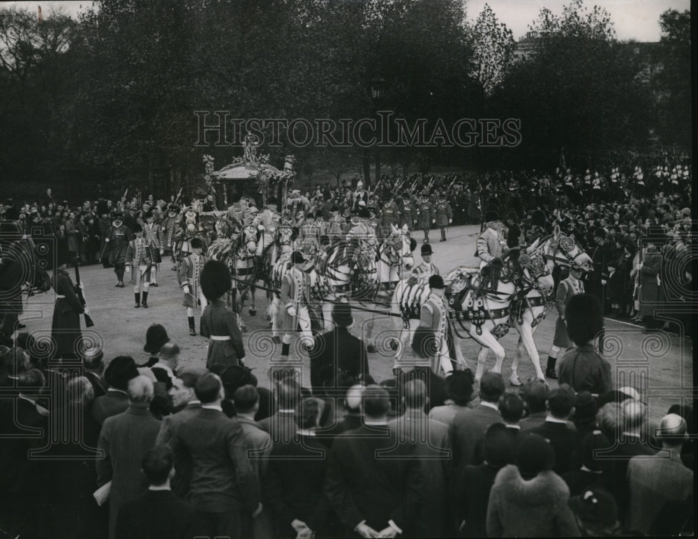 1937 Press Photo King &amp; Queen Leaving Buckingham Palace Opening Parliament- Historic Images