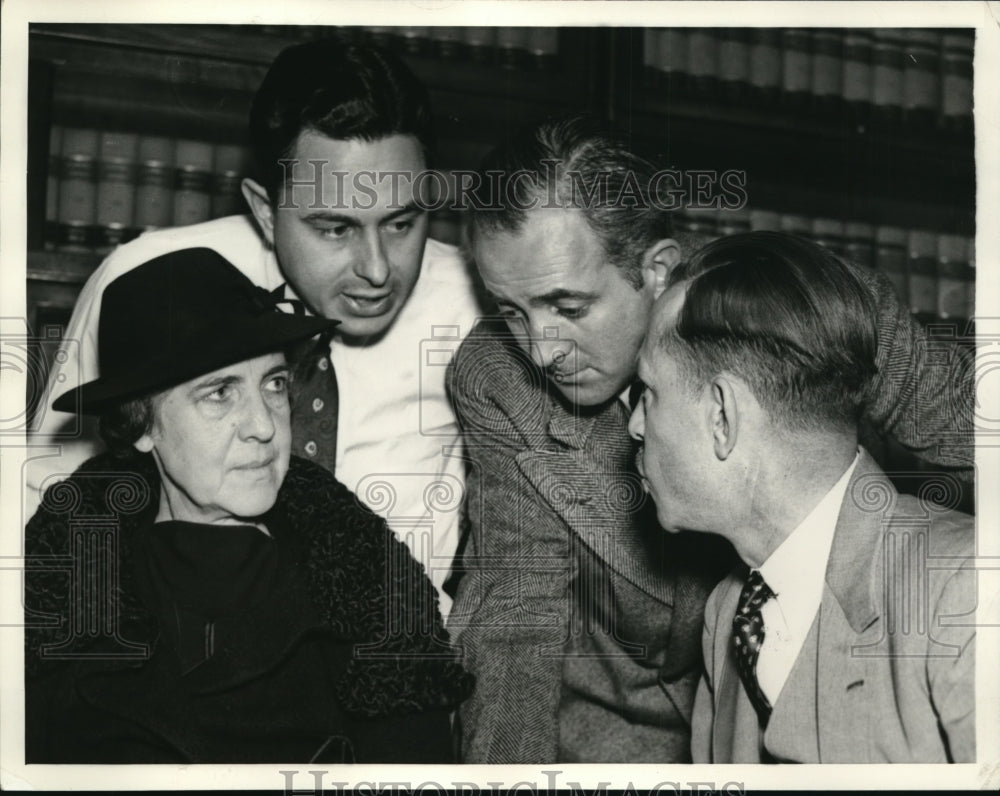 1938 Press Photo Owen Emery & Mrs J E McBride Mother of Murdered Evelyn Wright