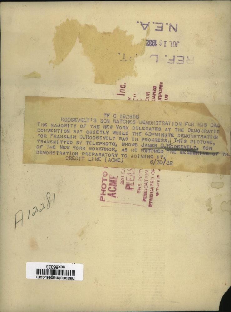 1932 Press Photo James Roosevelt Son of NY Governor Watching Demonstration