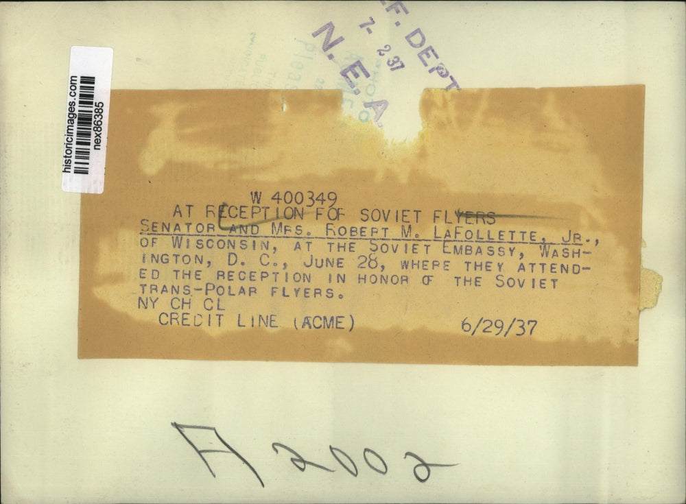 1937 Press Photo Senator and Mrs Robert M LaFollette Jr at Soviet Embassy