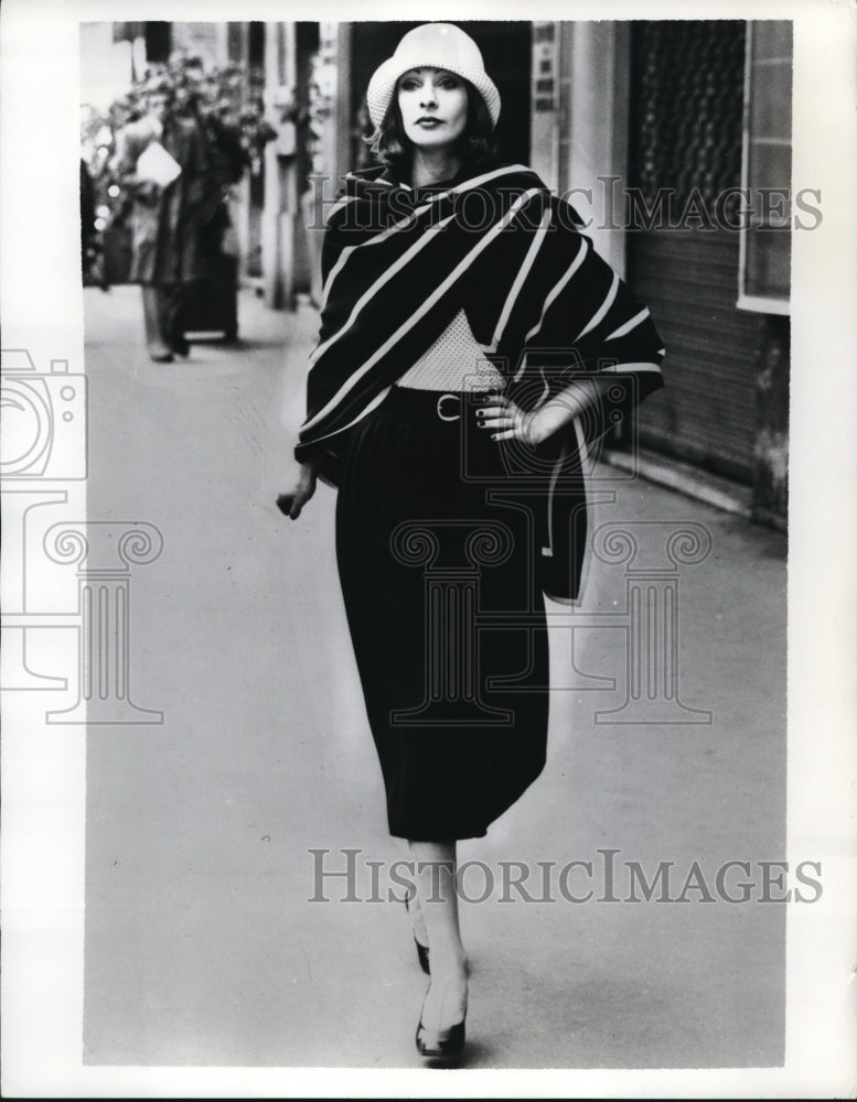 Load image into Gallery viewer, 1975 Press Photo Daytime Suit by Lanvin High Fashion Collection Silk Crepe Blous
