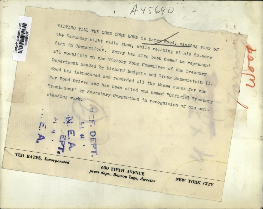 1944 Press Photo Barry Wood Singer of Official Treasury Troubadour