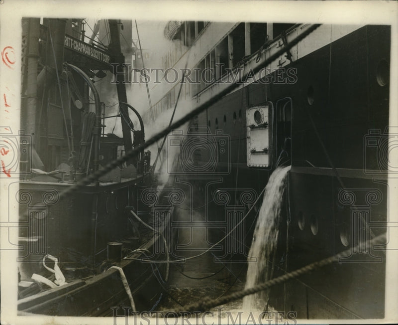 Load image into Gallery viewer, 1928 Press Photo Special Dredges Assembled for Floating Liner Veendam
