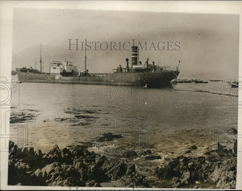 Load image into Gallery viewer, 1928 Press Photo 13 Members of American Tanker Chuky Killed in Explosion
