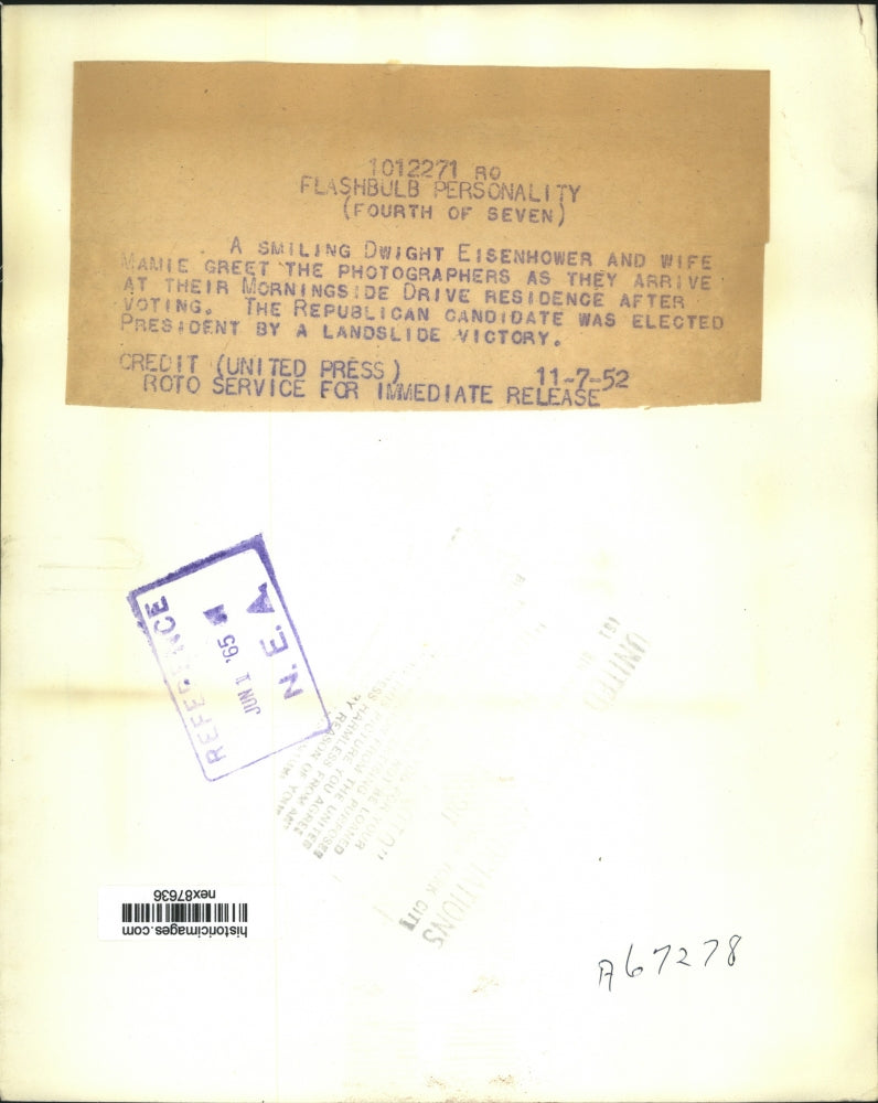 1952 Press Photo Dwight Eisenhower & Wife Arrive at Home After Landslide VIctory