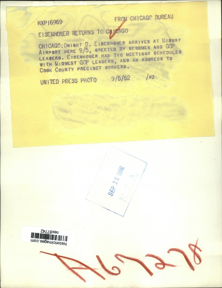 1952 Press Photo Dwight D Eisenhower at Midway Airport with Reporters