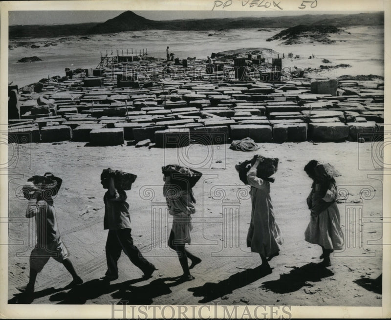 Load image into Gallery viewer, 1963 Press Photo New Site of Dakken Temple Egypt Bearers Carry Rocks
