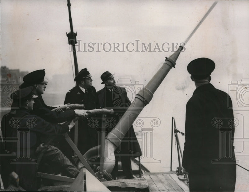 Load image into Gallery viewer, 1941 Press Photo Firemen Carvalho and Gourinho of Lisbon Watch London Firemen
