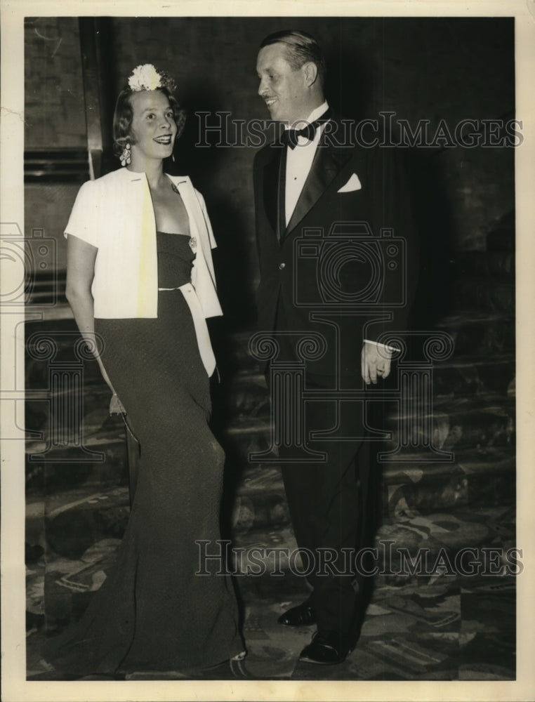 1936 Press Photo Countess Von Blixen Finesche & Mr Thomas Hamilton at Radio City