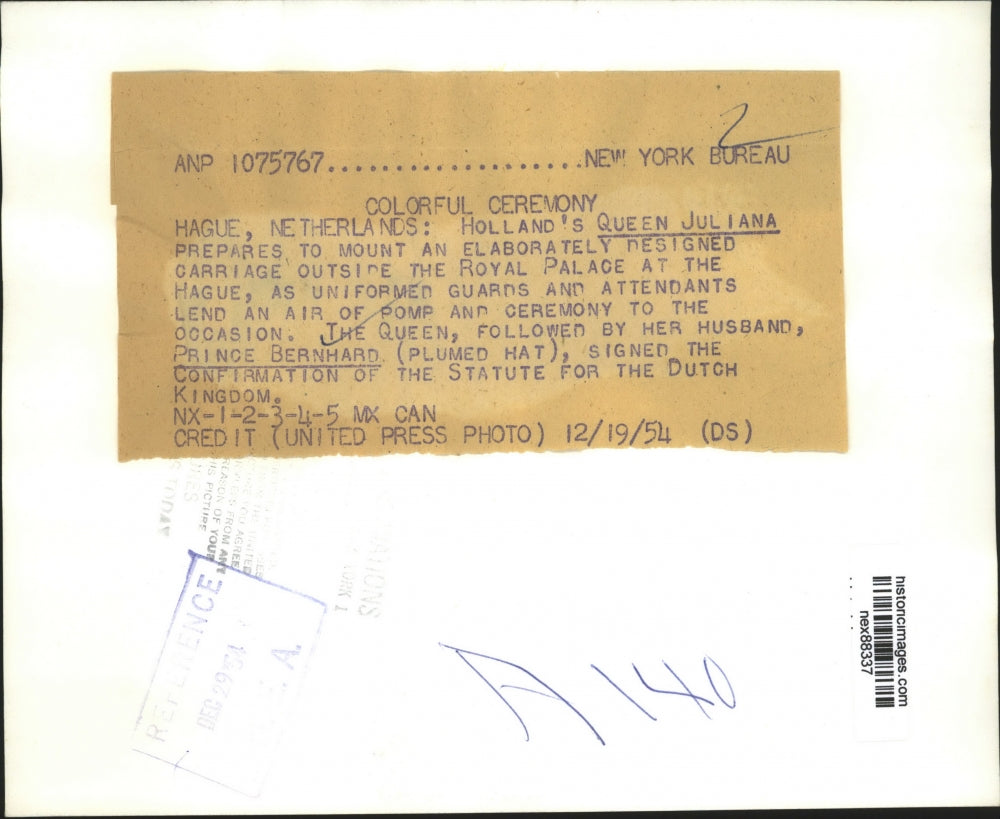 1954 Press Photo Queen Juliana & Prince Bernhard in Hague Netherlands