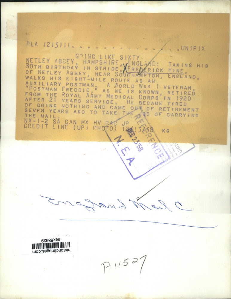 1968 Press Photo Frederick Hine Age 80 Walks 8 Mile Postal Route Daily England