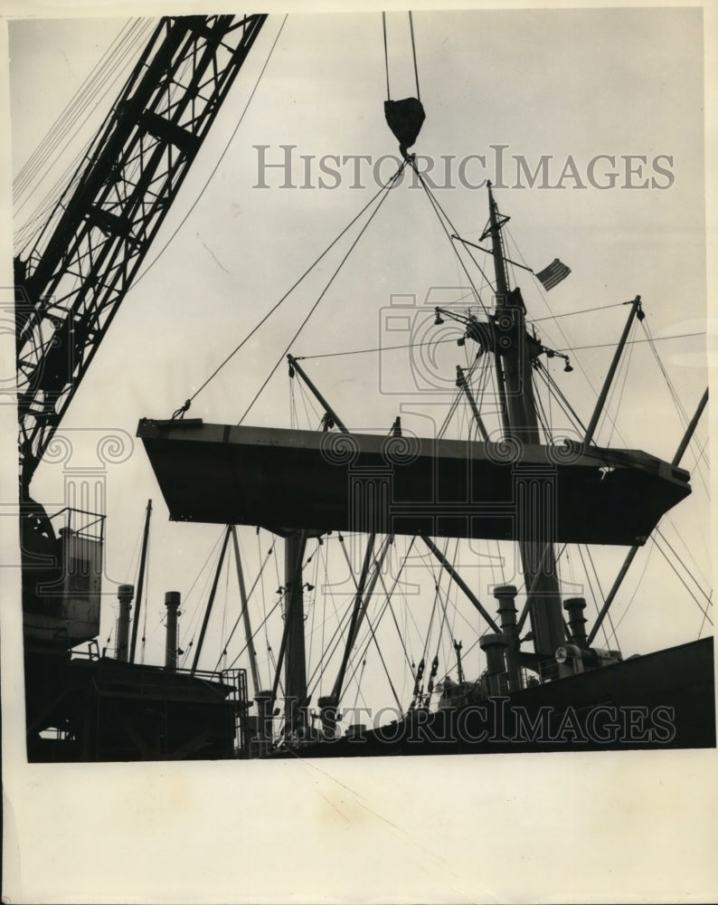 1958 Press Photo Section of C&O Coal Loader Loads 6000 Tons of Coal an Hour