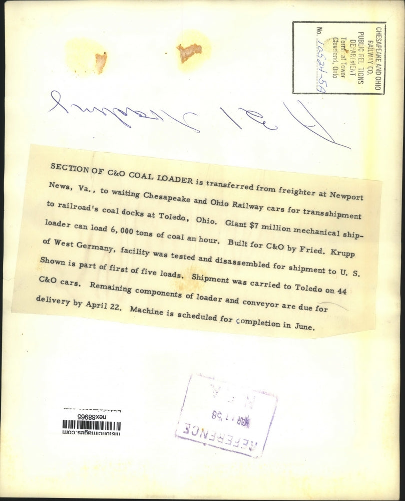 1958 Press Photo Section of C&O Coal Loader Loads 6000 Tons of Coal an Hour