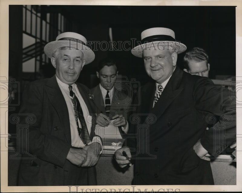 Load image into Gallery viewer, 1939 Press Photo Roger Lapham &amp; Captain Torkilo of New York
