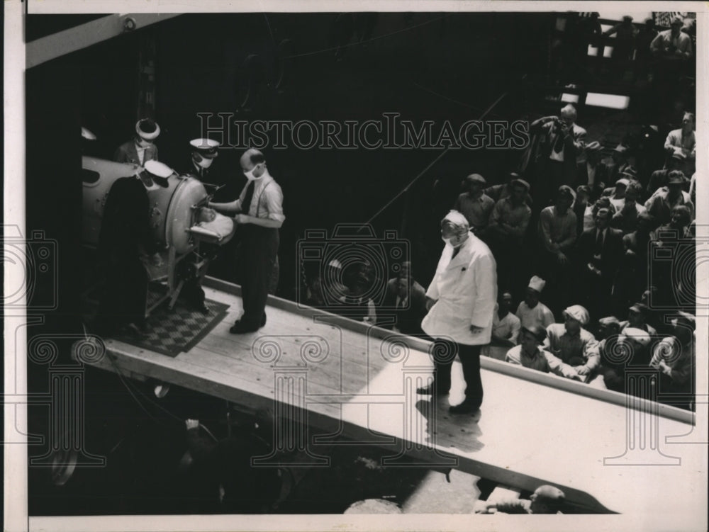 1937 Press Photo Frederick B Snite Returning to Chicago for Japan in Iron Lung