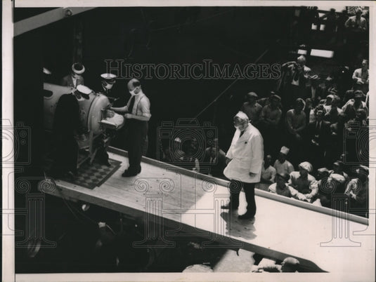 1937 Press Photo Frederick B Snite Returning to Chicago for Japan in Iron Lung